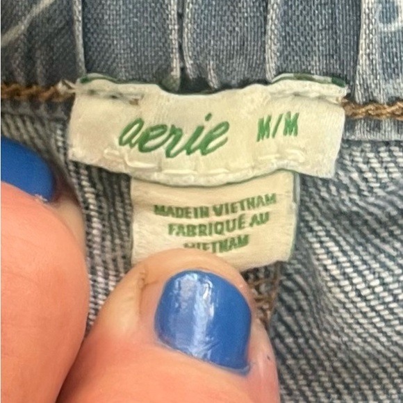 Aerie Women’s Jr Medium Denim Distressed Women Shorts cutoff Shortie pockets - Picture 6 of 11